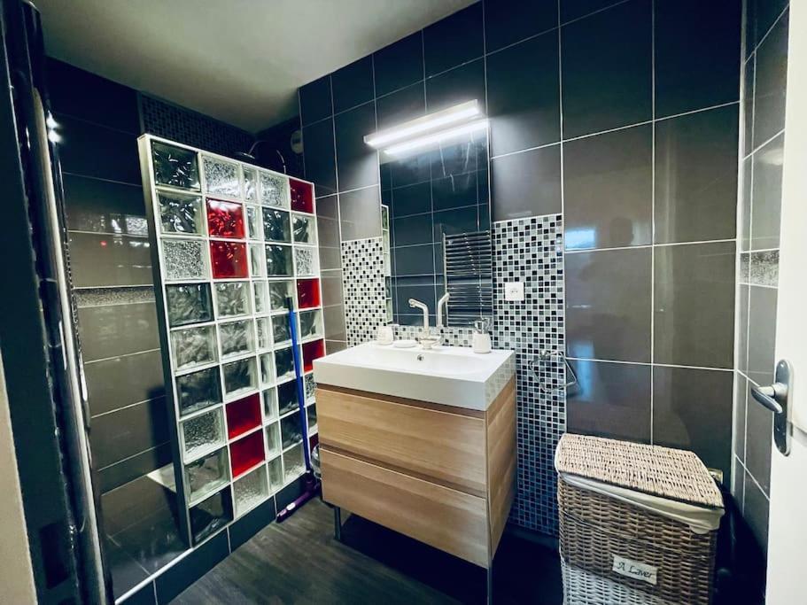 L'idéal Cosy-wifi-Netflix et Garage Vienne  Exterior foto