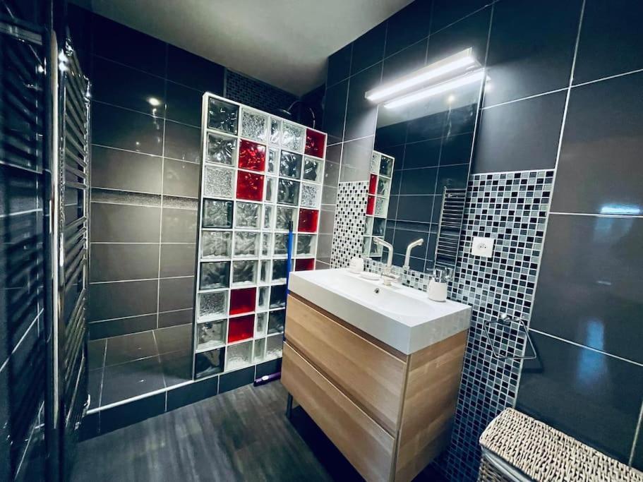 L'idéal Cosy-wifi-Netflix et Garage Vienne  Exterior foto